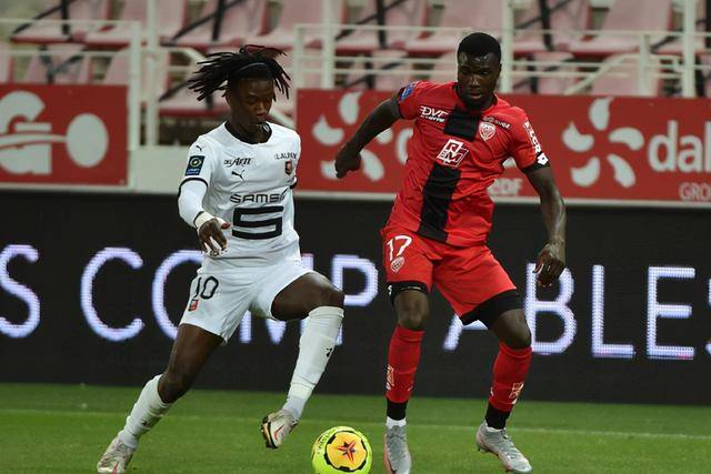  图卢兹主场十人应战，顽强逼平领头羊巴黎  