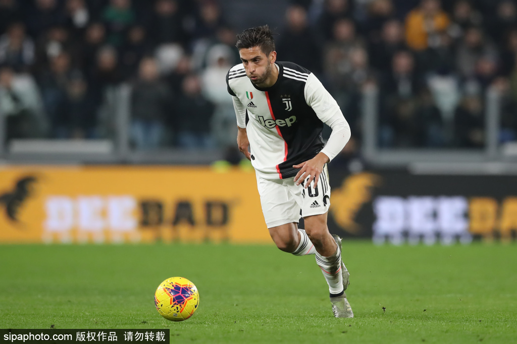  尤文逆转胜米兰重返榜首  